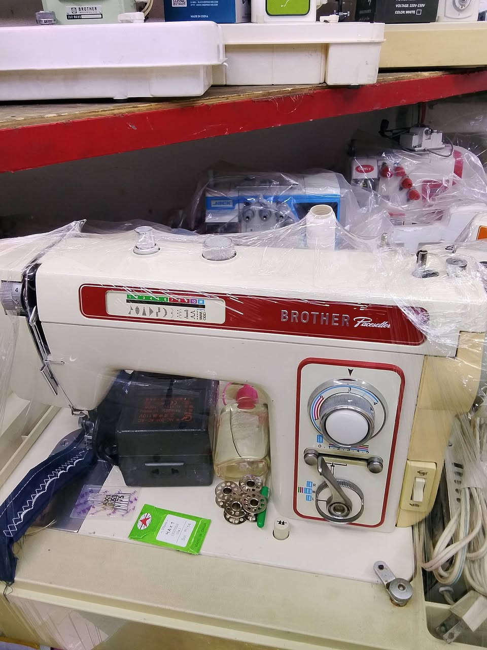 معرض وورشة مروان ولبيب عربو لمكائن الخياطة(بيع/شراء/تصليح)هاتف_***********
