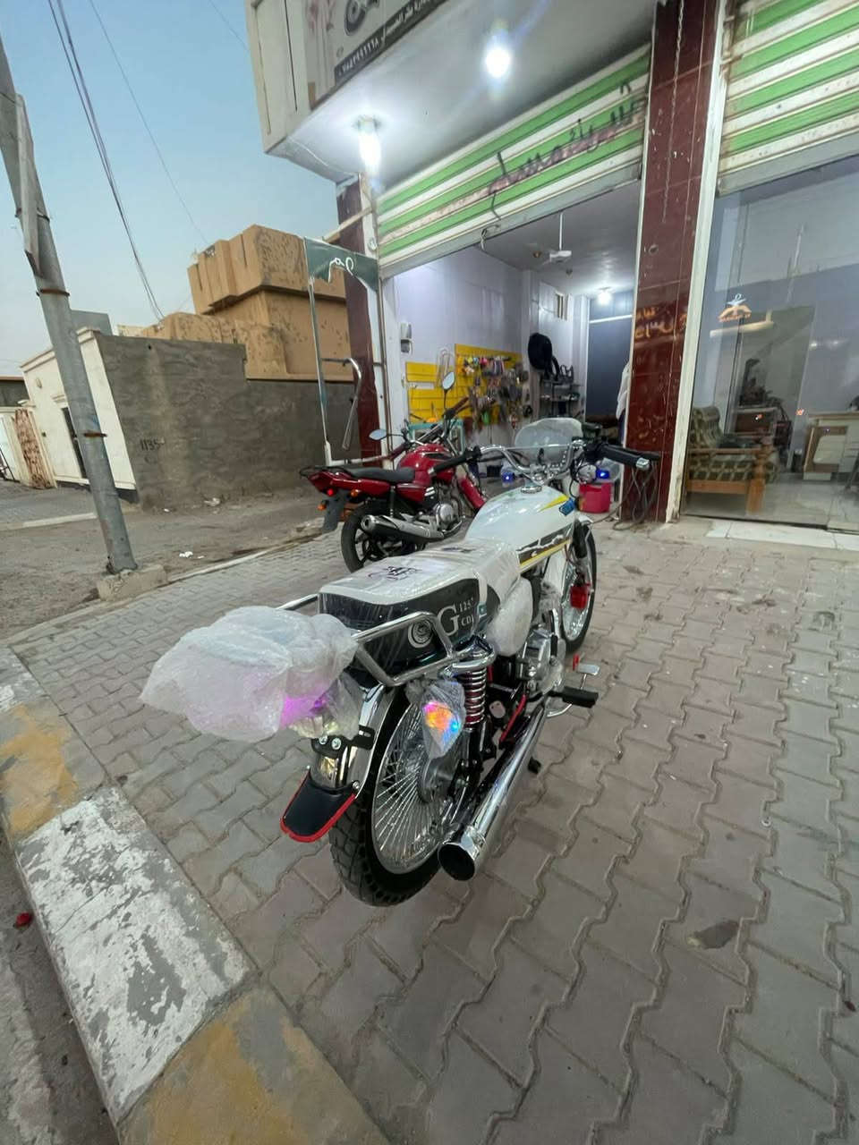 السلام عليكم ادمن وافق للبيع تايكر زيرو صار اربعتيام شديتها بعدها عل سحك (2025) السعر 850 وبيها مجال بيها شلعه مخيفه وشرط بعدها بلجيس مكانها رمادي جويبه 
اتصل عل رقم خاص ماكو ***********
