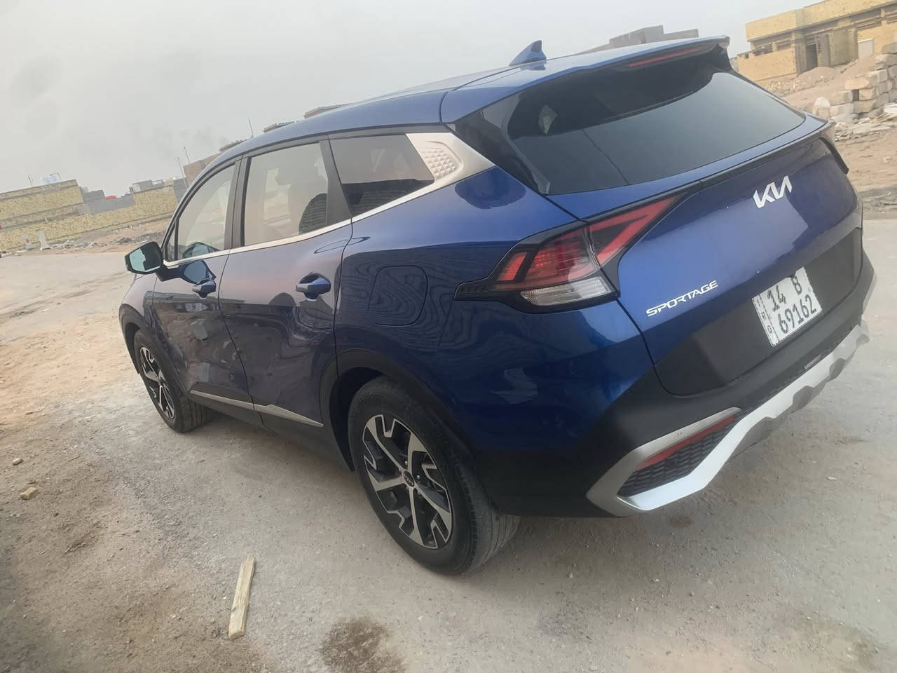 كيا سبورتج 2023 برستيج الطويله وارد امريكي 
رقم بصره باسمي تحويل  لون مميز 
صبغ بابين عكس السايق وبارد بالمدكر الامامي بدون دواخل  صور الحادث موجوده 
محرك 2500
ماشيةً 43 الف ميل 
بصمة
رادار 
شاشة متصلة 
كشن كهربائي
كشنات جلد 
تدفاة بالكشنات 
توقف ذاتي 
قيادة ذاتية 
تشغيل عن بعد 
حساسات خلفية 
السياره كلش حلوه
السعر 190 ورقه 
الاتصال ***********
البصره حي بغداد
