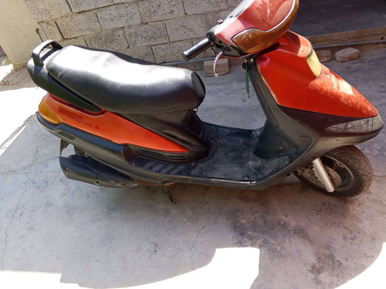 سلام عليكم دراجه فراشه للبيع مكفوله كفاله عامه دراجه ابلاديه السعر 350  بيه مجال شي بصيط مكان شهربان جسر مهروت الرقم ***********
