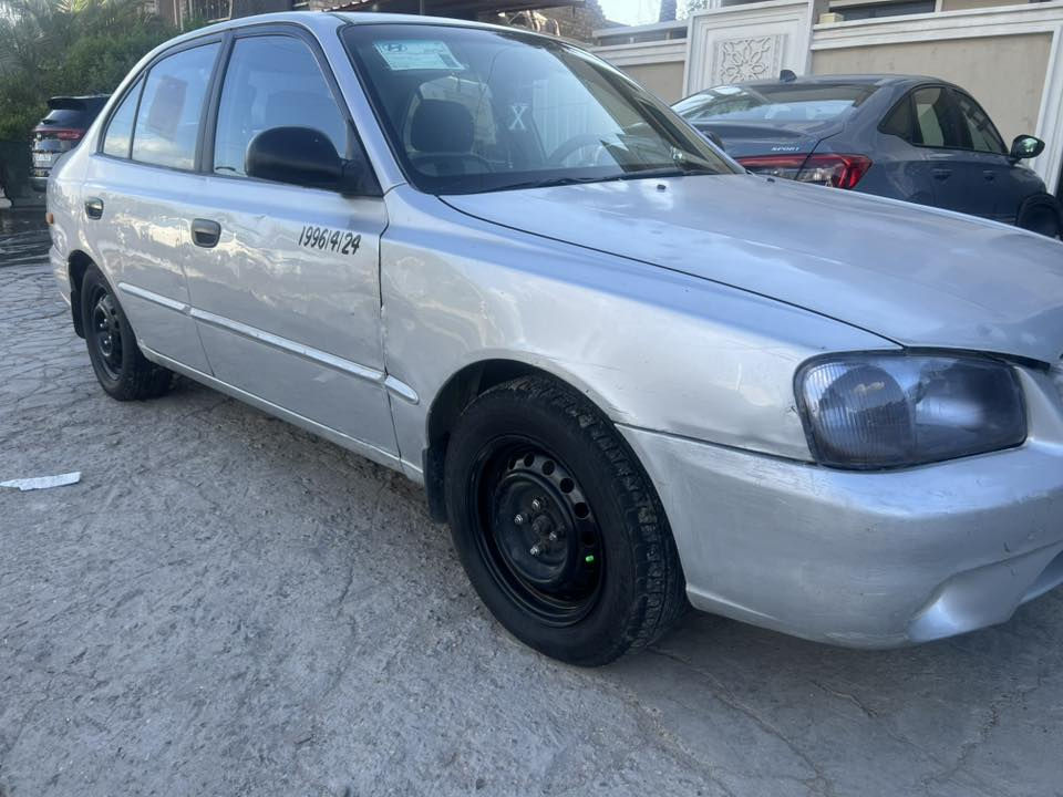 السلام عليكم اكسنت موديل ٢٠٠١ للبيع او امراوس السياره مكفوله من الضربه والصبغ ماعدا هلال الجاملغ الخلفي كير ومكينه مكفولات صدر حلو كهربائيات كلها شغاله مكان بغداد الحريه للاتصال ***********
