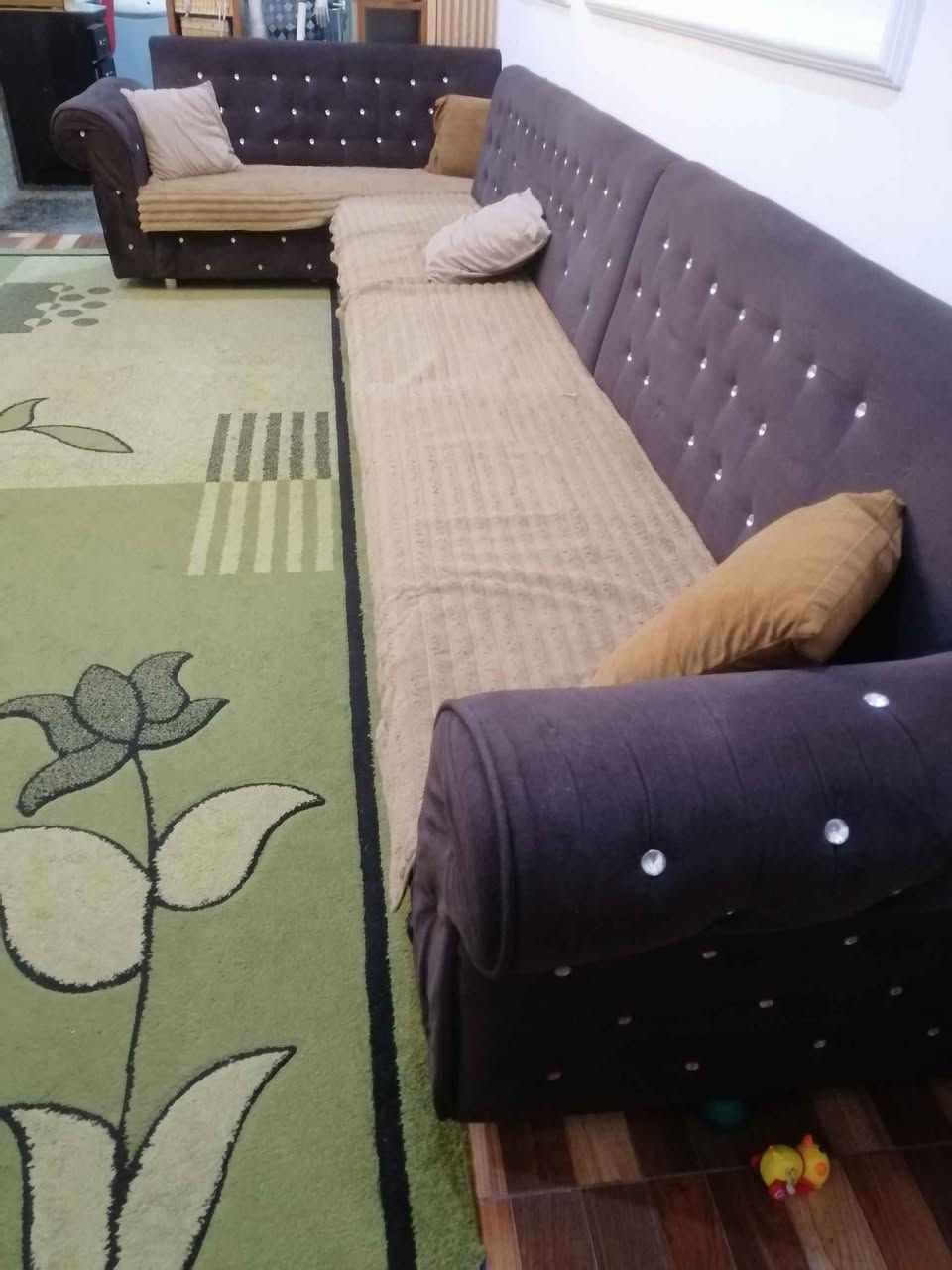 دايوان ثلاث قطع بدون زاويه
قطعه مع يده قياس ١٨٢
قطعه مع يده قياس١٧٢
قطعه بدون يداة قياس ٢٠٧ سم
يمكن أن يوضع بصوره طويله او زاوية-يمنى او زاوية يسار او مربع ناقص ضلع
موصل حي البريد *********** موصل, نينوى
