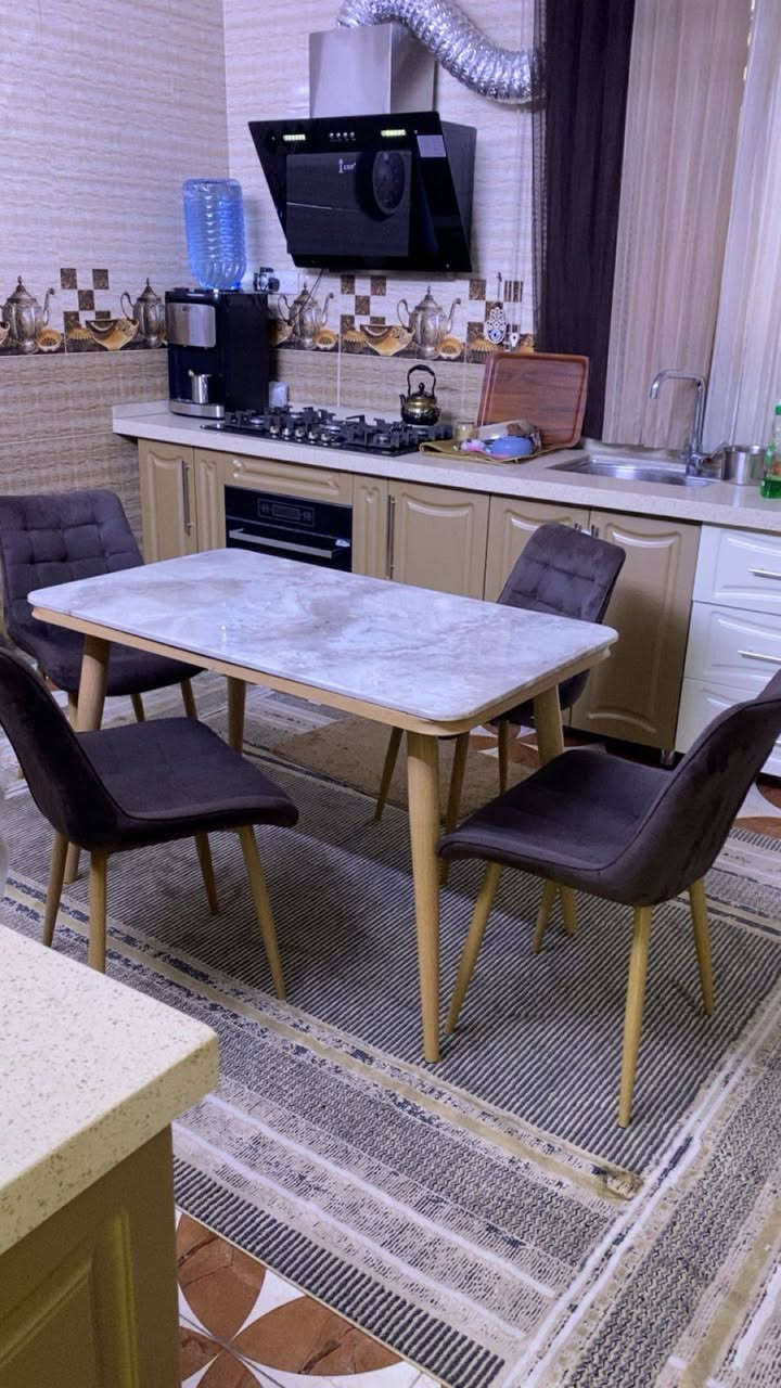 السلام عليكم ميز طعام مرمر والهيكل حديد مو خشب للبيع ماخذيه ب٤٠٠ والله نهايته ب٢٠٠ وطبلات خشب زان ب١٠٠ العنوان السيديةللاستفسار الاتصال على هذا رقم *********** اترجاكم لحد يدخلي خاص
