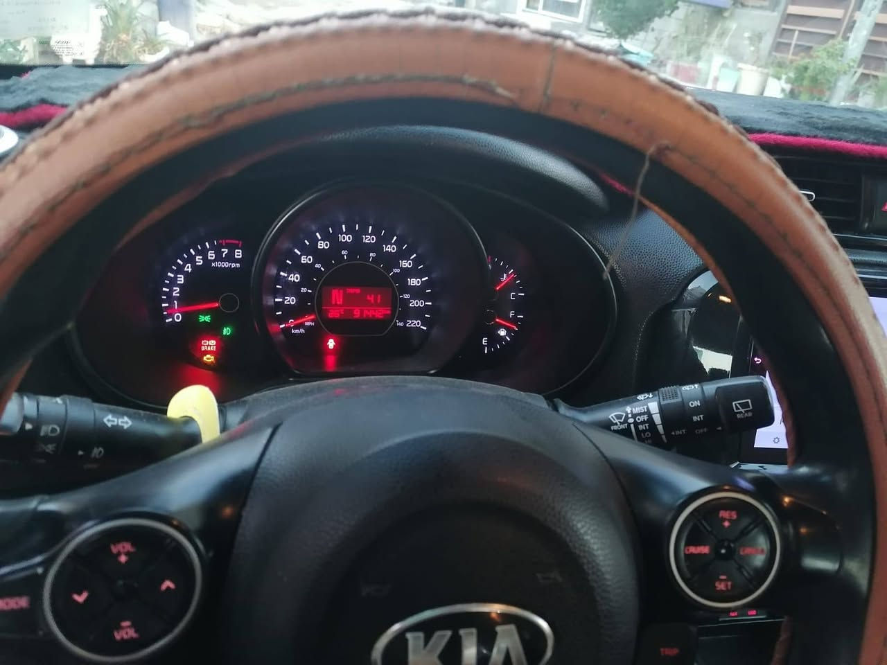 السلام عليكم للبيع كيا صول 2015 وارد امريكي  حادثها جاملغات امامية مكينه 2000 رقم كربلاء باسمي السيارة نصبتهة حلوة السعر 113 للاستفسار ***********
