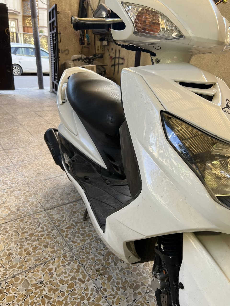 السلام عليكم سكنس فحل ياباني نوزل ام الطلاعات بك لايت لد كلاجات رياضيه دراجه مال رمبه  نضافه 100‎%‎ الدراجه مكفوله السعر (مليون )وبيه مجال العنوان بغداد رقم الهاتف*********** واتساب موجود
