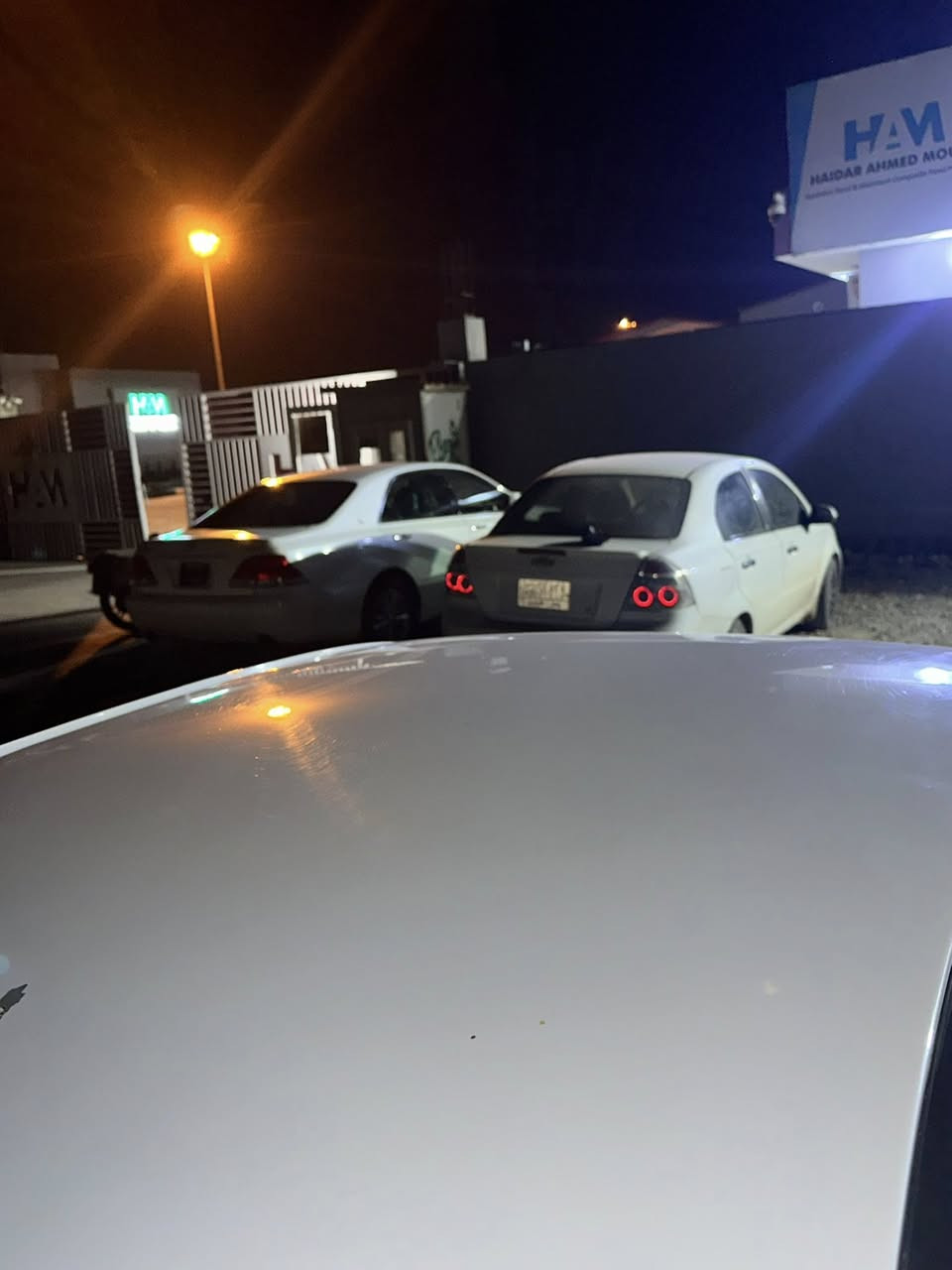 شۆفریت ئۆپترا   سپی ٢٠١٢ قیستەکانە  سەنەوی لەگەلدایە تەبرید سارد و گەرم لە شوینی خۆیدا  گیر ئۆتۆماتیک ٤ جام کارەبا ٤ تایەو ویلی لۆکی لە ژیردایە  سەقفی وەک شوشە وایە  کارەبای بەشەرت هەمویی ئیش دەکات چەملغی لای سەکنی  بەشی پێشەوەی لیدانی هەیە بەلام ناوی نەگرتووە پیش و دوای کەپسە  مەکینەی وەک سەعاتە شاشە ئایپاتە. ناوەوەی وەک شەریکە ماوە لۆک لۆکە سەیارەی مالانە هی مەعرەز نیە گێر و مەکینەی بەشەرتی ١٠ فیتەر. زەربەو لیدراوی نیە   لە ڕووبەرو لە رەسمەکە جوانترە 
سعرە ٥٣ماجال
***********
وەتس ئاپی لەسەرە
