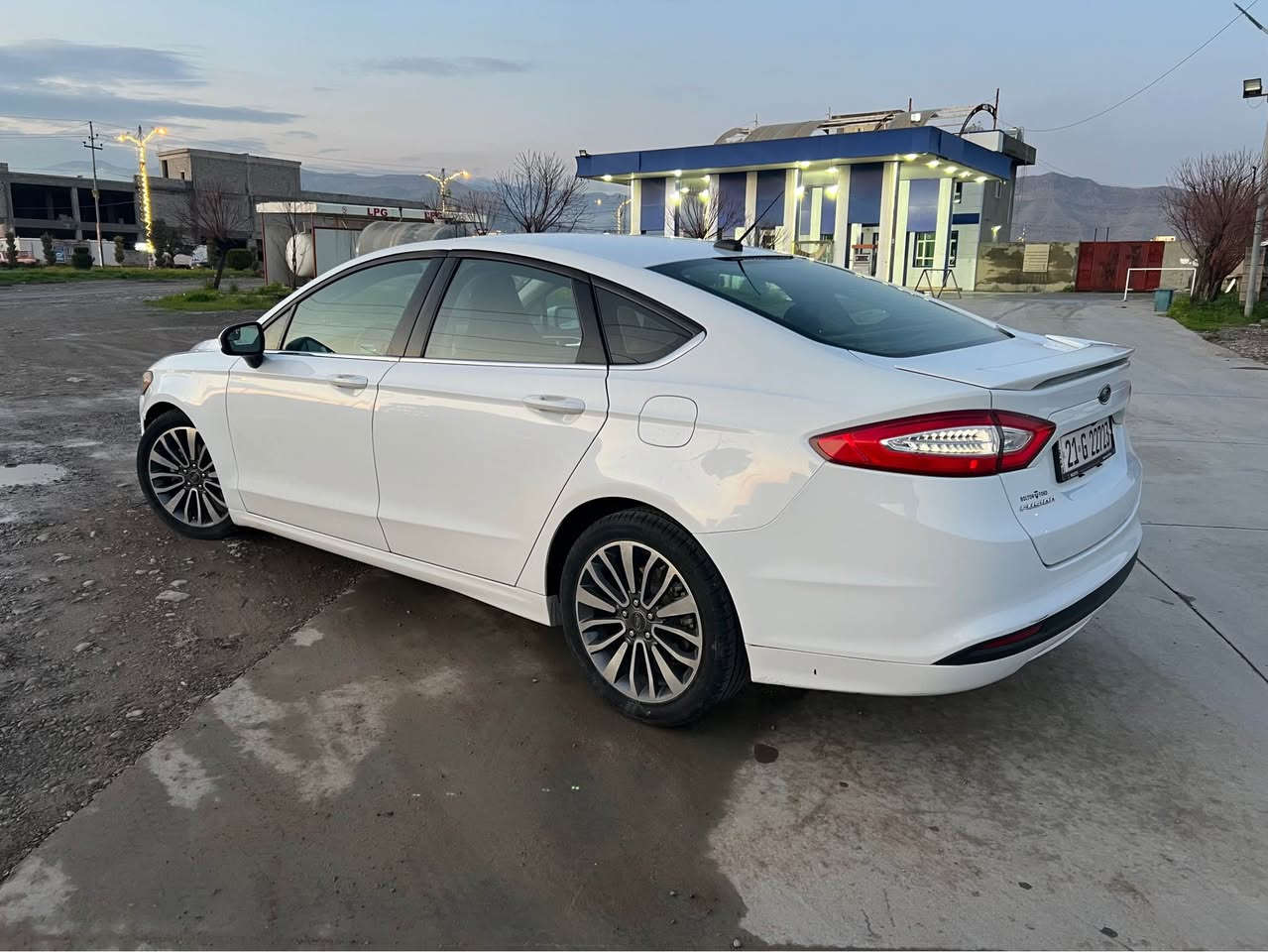 بةناوي خوداي گةورة فؤرد فويژن 2016

71هةزار رؤيشتووة 

مةكينة 2.5
گير بةشةرت مةكينةًبةشةرت 

سةنةوي نوي تا 31 

2پارچة بؤياخ بيناو گرتن 

هةمووگياني بةشةرت سحري خوار بازار 
شتيوا جوان كةمة 

ناونيشان رانية حاجياوا 

وةتسئاب ***********
ئاسيا *********** رانية, السليمانية
