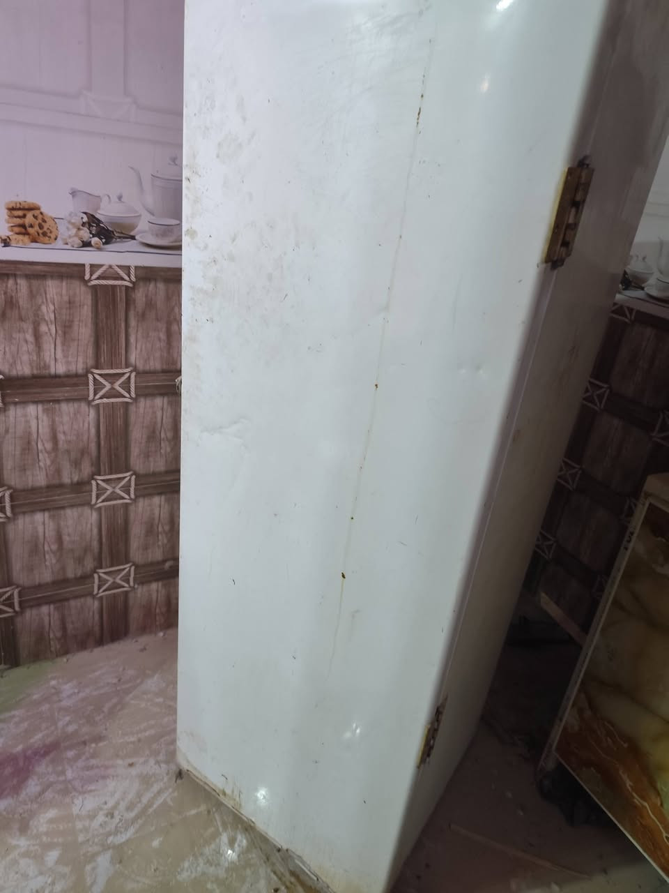 للبيع ثلاجه باب واحد شغاله نظافه 88٪
السعر 80 الف وبيه مجال رقم ***********
