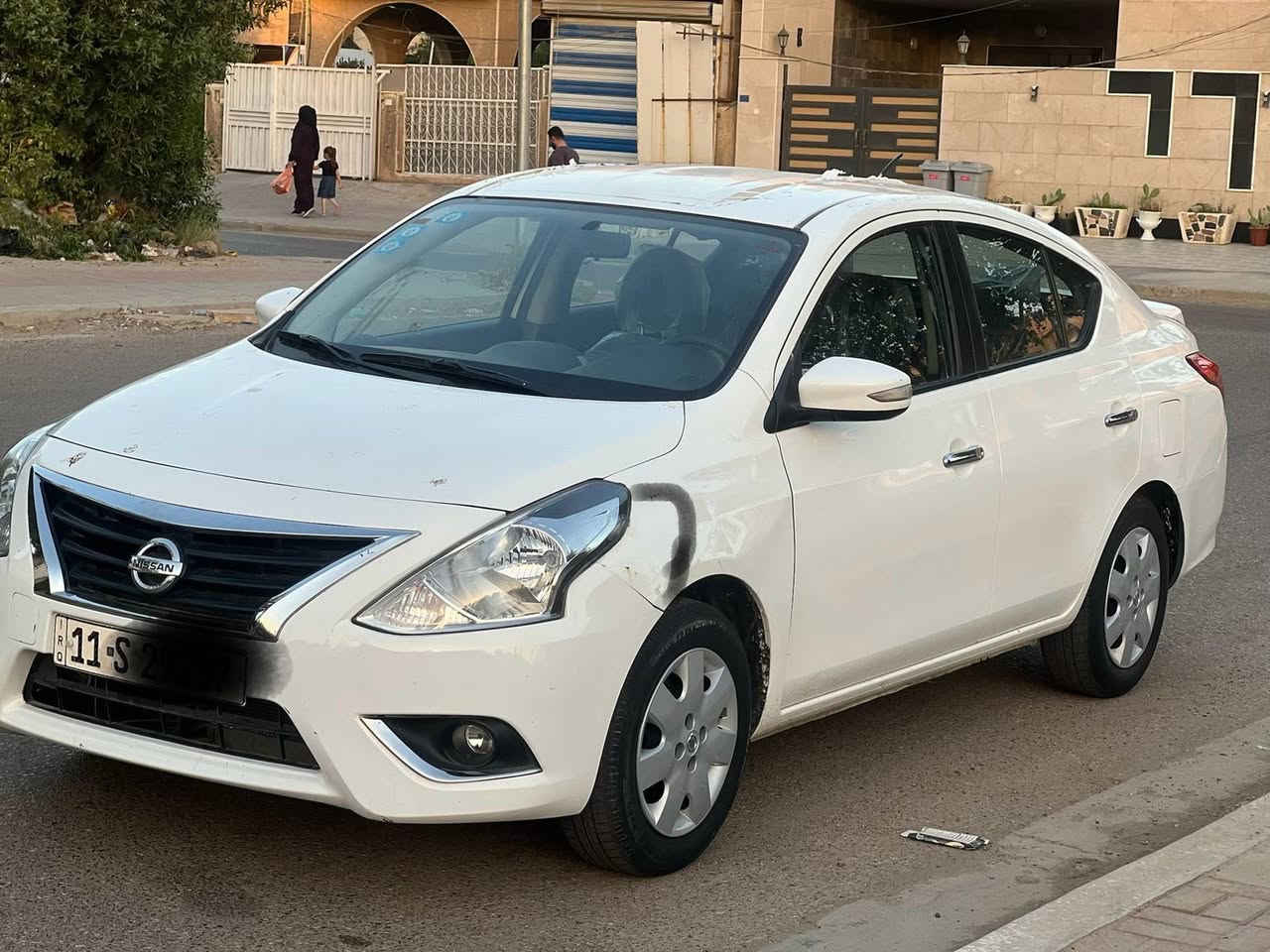 سلام عليكم للبيع نيسان سني مصريه ٢٠٢٣
ماشيه ٣٥
مكفوله من صبغ وتبديل فقط بارد شويه بلجاملغ الأمامي والخلفي ما ئشر عليهن 
وبدنه الخلفيه شويه مطخوخه 
رقم بغداد بسمي تحويل مباشر 
***********
بغداد حي الجهاد
سعر ١١٠
