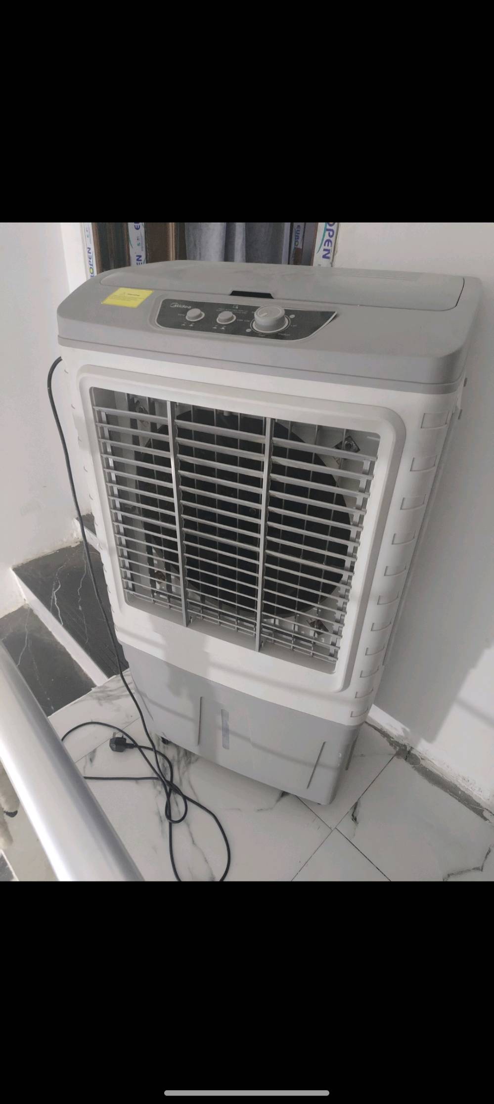 مبرده نظيفة مستعجل على بيعتها ب120 تواصل ***********