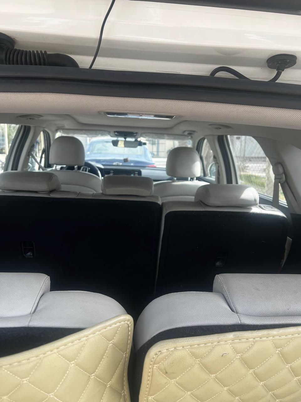 سلام عليكم سيارة سورنتو للبيع 2022 
فوول 1/1. 
5 كاميرات شاشة ديجيتل مواصفاته    
كشنات تدفئه تبريد + كهرباء 
تبريدهه ثلج ❄️ 

سقف بانورامي بالكامل 

ماشية 33 الف  حقيقي السياره مطالعه خارج بغداد 

سياره ضمان دولي والحد الان بعده بالضمان الدهن مالته بالشركه

السياره محافظ عليهه بانزين محسن  
السياره محركهه 6 اسلندر

رقم مميز

سايد بريك كهرباء 

دفع رباعي فور ويل 

٤ انضمه قياده 

كير ماوس 

تخم تاير جديد

وباقي التفاصيل منشوره بالفديو اسفل 

بيه بعض الملاحضات الرصعات اكو بعد ملاحضه 
السياره ممسوي شي بيهه ابد ولا داخله تصليح  الفديو مصور كلشي بيهه  سياره نضيفه ومماشيه هواي السياره مال بيت
سياره مكفوله لا بيهه الضربه ولا بيهه قطرة صبغ
 السعر 310$
للاستفسار اكثر هذه الرقم***********
رجاء اتئكد من الصور او من الكاتبه قبل لا تتصل 
مكان السياره بغداد/
