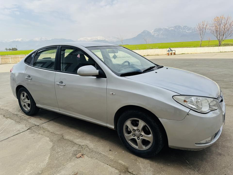 هۆندا ئاڤانتی بڕاوە 2007
گێر و مەکینە و تەبرید بە شەرت
خایس و کەڤەر گۆراو بە شەرت
بێ دەعم و لێدراو کەپسە
تبرید لەمس کوشن جلد و هیتەر
کامل مەسرەفی لێکراوە
نرخی ٤٦ گەڵا و مجال
شوێن قەڵادزێ
***********
