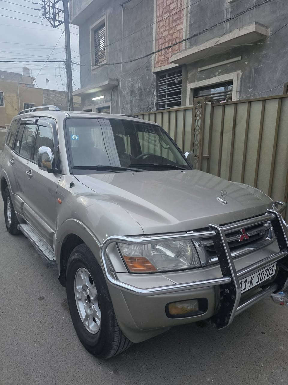 السلام عليكم.......
اخوان بيع فقط مابيع مراوس اباجيرو احدث وانطي فرق.......
 باجيرو ٢٠٠١ نظيفه محرك ٣٥٠٠ كير محرك مكفول تخم تاير  جدد حادثها جاملغ خلفي جهة السايق والسيارة مصبوغة عام للجمالية  ومكفولة من جفية او حادث قوي فقط اريد مراوس فقط باجيرو  احدث وانطي فرق  بيع لا باسمي رقم انجليزي مميز  تبريد ٣ قطع شغال ثلج  سنويتها لل٢٠٣٥ لمعلومات اكثر مراسلتي واتس اب اتصال على الرقم *********** وربي يقدم لنا ولكم الخير .
