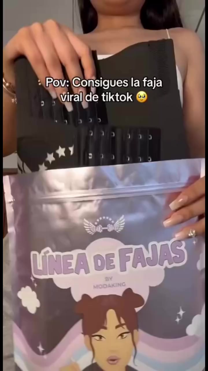 توفر مشد مودا كينگ الياباني الاصلي 
يشد وينحت البطن والخصر 
مصنوع من اجود الخامات


**إذا كنت صاحب هذا الإعلان وتريد حذفه لأي سبب، رجاءا أرسل رسالة إلى الدعم الفني**