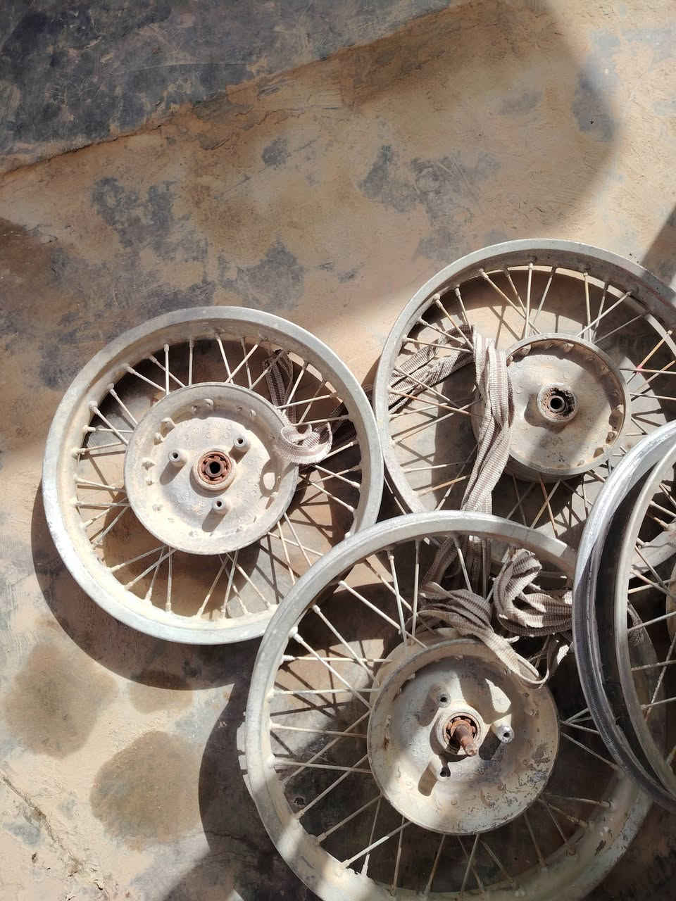 سلام عليكم غراض امزت لبيع وماطور لبيع ***********
