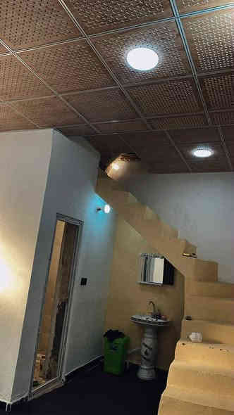 دار للبيع 🏠
... م50...
شارع المطار القديم قرب أسواق الأمير
بناء الأساس صب السقف صب 
 يحتوي. غرفه وصاله ومطبخ وصحيات
سعره 15

***********
***********
امانه كوله من طرف ام ملاك امانه
