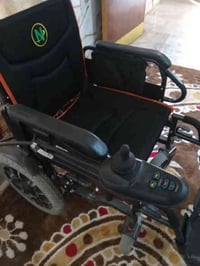 كرسي متحرك استعمال بسيط البطاريه ماتشحن بسبب عدم الاستعمال رايده ب300ر...