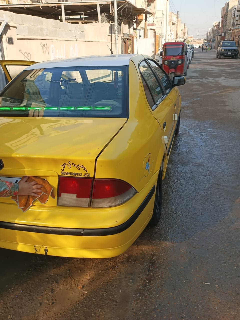 سمند للبيع عنوان بغداد البنوك سعر 27وبيه مجال للستفسار اتصل ***********
