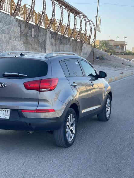 سلام عليكم سياره ٢٠١٦ وراد امريكي مكينه ٢٤٠٠ جيد اي كيمه ابيع كيمه بيه ٣ قطع بجم بنيد جملغات ثنين وبنيد ابع على وضعه.  رقمي ***********
