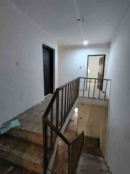 🏡 بيت للإيجار
📐 المساحة: 120 متر
🛏️ يحتوي على 3 غرف نوم
🍽️ مطبخ
🛋️ صالة
🚿 خدمات
🚗 كراج

📞 للاستفسار أكثر يرجى مراجعة مكتب أرض القمة
📲 أو الاتصال عبر الرقم التالي:

💬 يوجد واتساب ***********
***********
