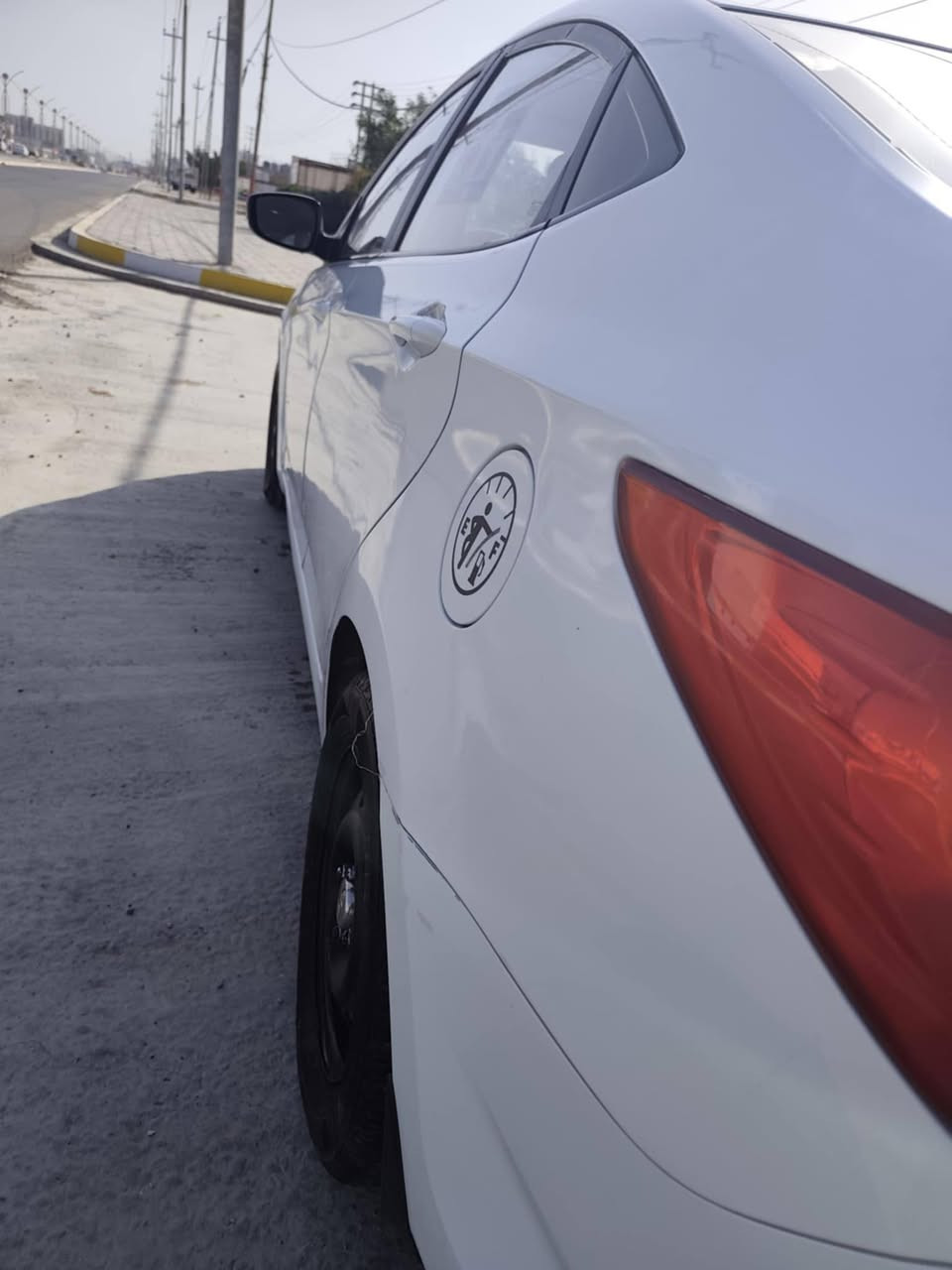 اكسنت 2014 مكفولة ، محرك 1600 محرك جديد صارلي 3اشهر من شديته ، جرس شغال على 120 ، تخم تاير جديد، باتري جديد  ، كير مكفول، السيارة جديدة وما متعوبه ، مكان السيارة ، الديوانية 

للاتصال
‏***********
السعر 95بيه مجال 
شباب مكلف بلنشر
