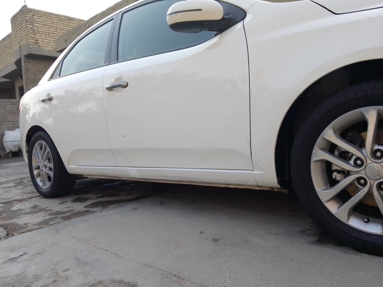 سيراتو موديل 2013 رقم بغداد بسمي المحرك بيه صوت والكشر بيه بارد العنوان بغداد سعر 95 وبيها مجال تصال ***********
