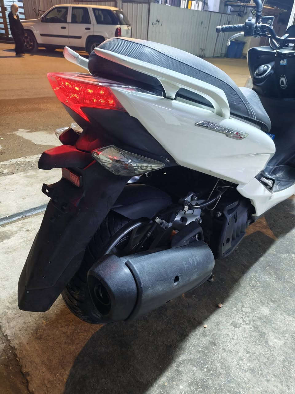 دراجه ياماها ماجستا S صنع ياباني اصلي قبغ نفخ خطين سكليتر ستاند حساس الدراجه مال مزاد مع اوراق مزاد وأوراق معرض محرك 155 cc تبريد راديتر الدراجه كفاله عامه محرك وكفر ابيع من باب البيت اخت الكارتون لايت امامي خلفي زنون ستيرن تزويد من اليابان اصلي العنوان بغداد حي القاهرة أي استفسار *********** 🌺🌺
الدراجه نازله 16 ورقه ونص مكاتبه موجوده 
اني ابيع 11 ورقه ونص
