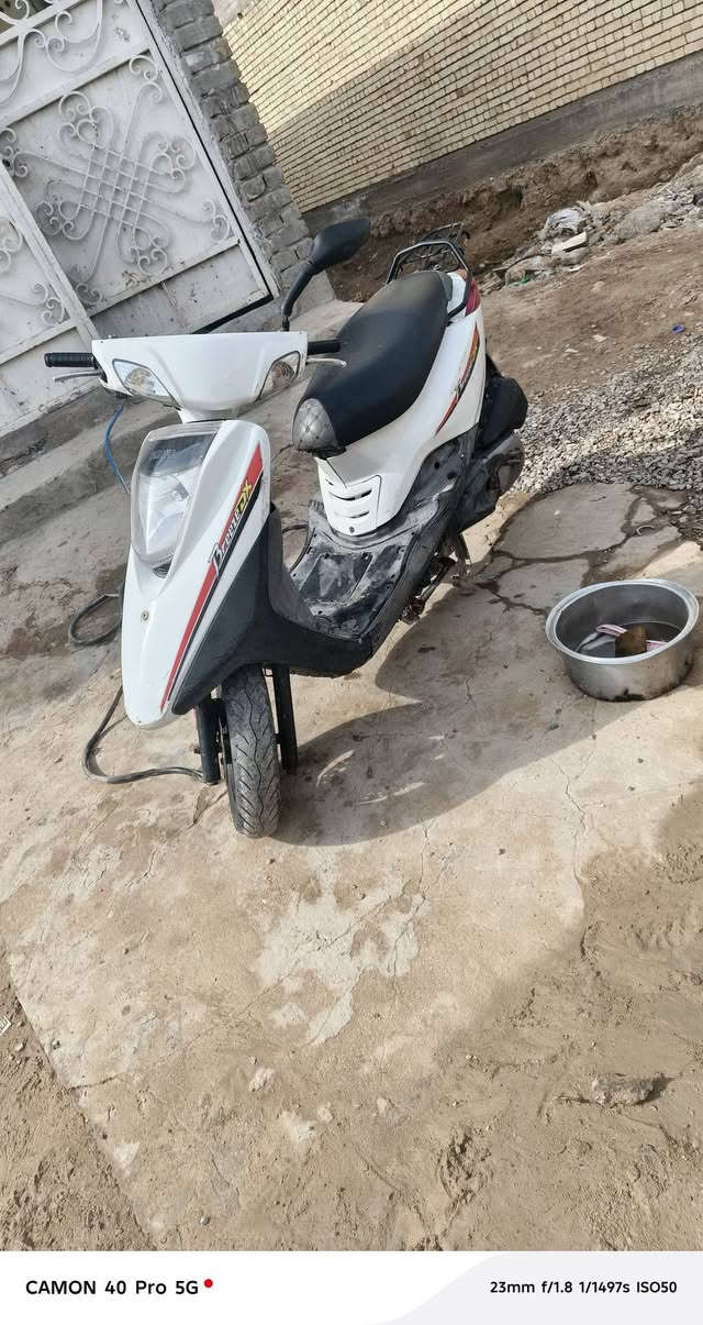 دراجة بريز نضيفة كفرات اصلية كهربائات شغالة دراجة نضيفة جداً سعر 450مكاني الامين الثانية ***********
