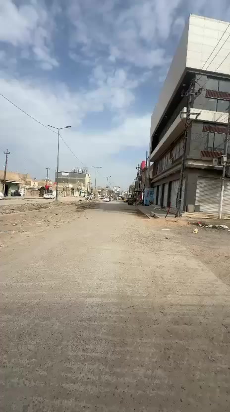 🔥 فرصة مميزة – دار للبيع بسعر مناسب 🔥
متابعينا الكرام، اليوم عدنا عرض قوي وموقع ممتاز 👇
📍 الموقع: حي شهداء الأول
✔ قريب جداً من شارع الستين
🏡 تفاصيل الدار:
📏 المساحة: 180 متر
📐 الواجهة: 10 متر
🏗️ البناء: حديث ومرتفع عن مستوى الشارع
🛏️ عدد الغرف: 4 غرف نوم
🏢 يحتوي على طابق سفلي + شقق مستقلة
💰 السعر: مناسب جداً ومغري (فرصة لا تتعوض)
✨ دار جاهزة للسكن بموقع حيوي وقابل للتطور السريع
للأسفسار الاتصال الارقام او مراجعه مكتب: 
***********{ متوفر واتساب }
***********
📍 مكتب سجاد سامي للاستثمار العقاري
الحلة – حي الحسين – قرب حلويات لبنان
