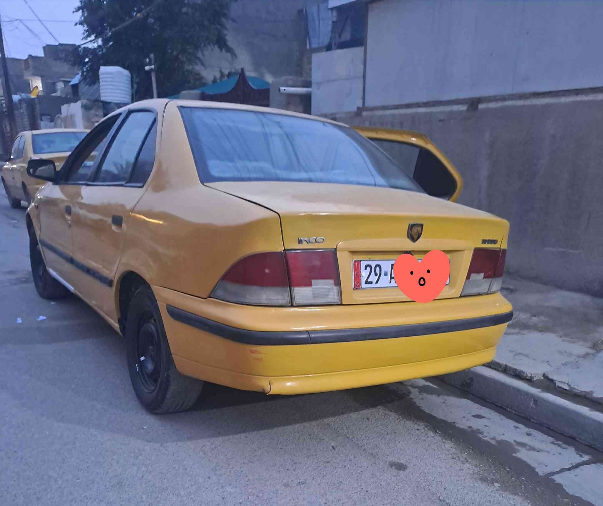 السلام وعليكم سمند مديل ١١ بيه بس بنيد مبدل والباقي مكفول باسمي مصفره هيه وغرامه السعر ٢٩ وبيه مجال بغداد الامين ***********
