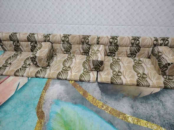 جلسة عربية  جديدة  استخدام قليل جدا 6 منادر و12 ظهر و 2 ركن  و7 تكيات اصلية ربل   مو سفنج السعر 275 العنوان قضاء المدينة *********** واتساب او اتصال
