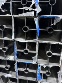 بوري ١٠٠×١٠٠ • أسود لامع • اربيل