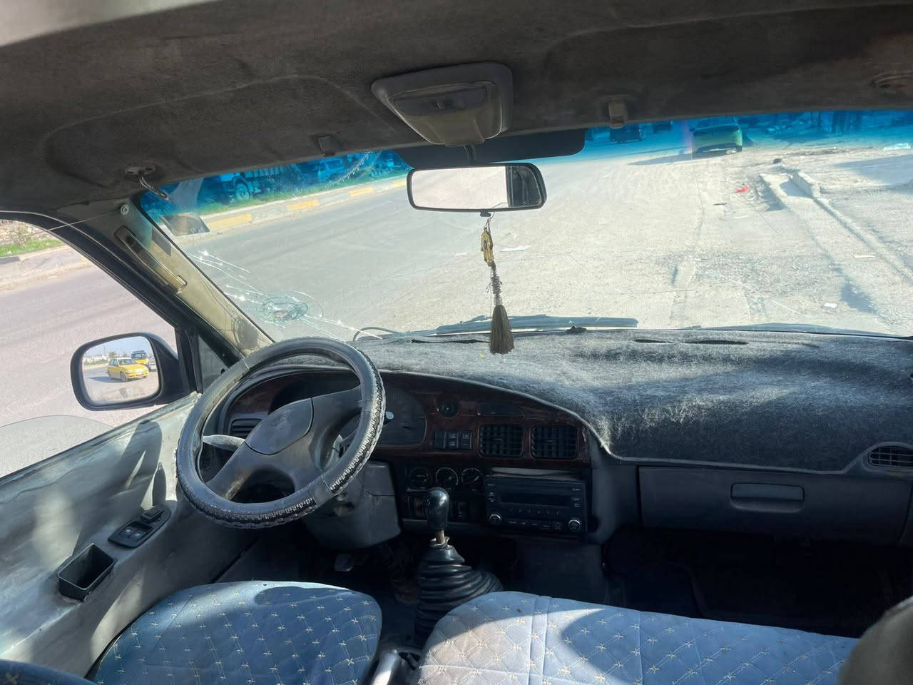 السلام عليكم بريجو موديل 1995 رقم انكليزي تخم تاير جديد مصفره هيئه وغرامات رقم بغداد مكاني بغداد حي النصر سنويا جديده 2029 السعر 47 وبيها مجال 
رقم ***********
