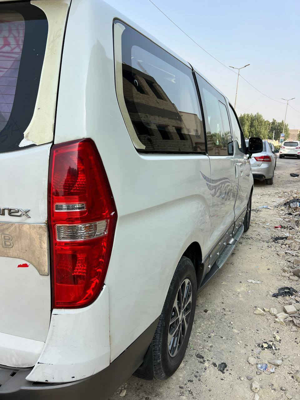 السلام عليكم ستاركس للبيع موديل 9 مفتوح مكينه ستوني شاده رقم بغداد بسمي بيه مكانات صبغ كلش قليله 
مكان حله السعر ب95 الاتصال على ‏‪***********‬‏
