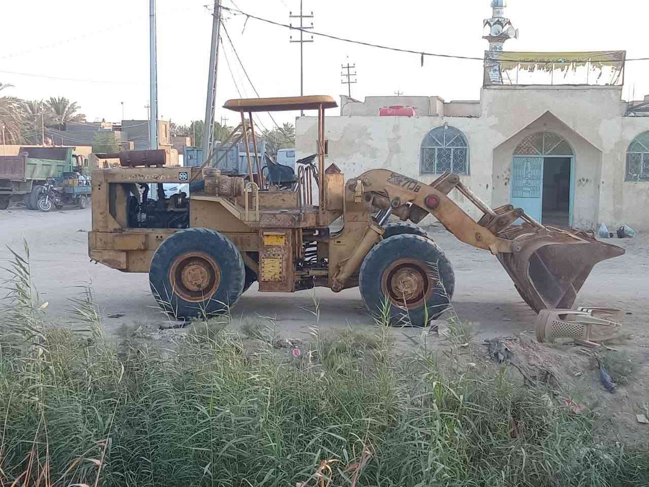 السلام عليكم للبيع شفل 70B موديل 83 بدون ارقام محرك بي بخار السعر 105
***********
