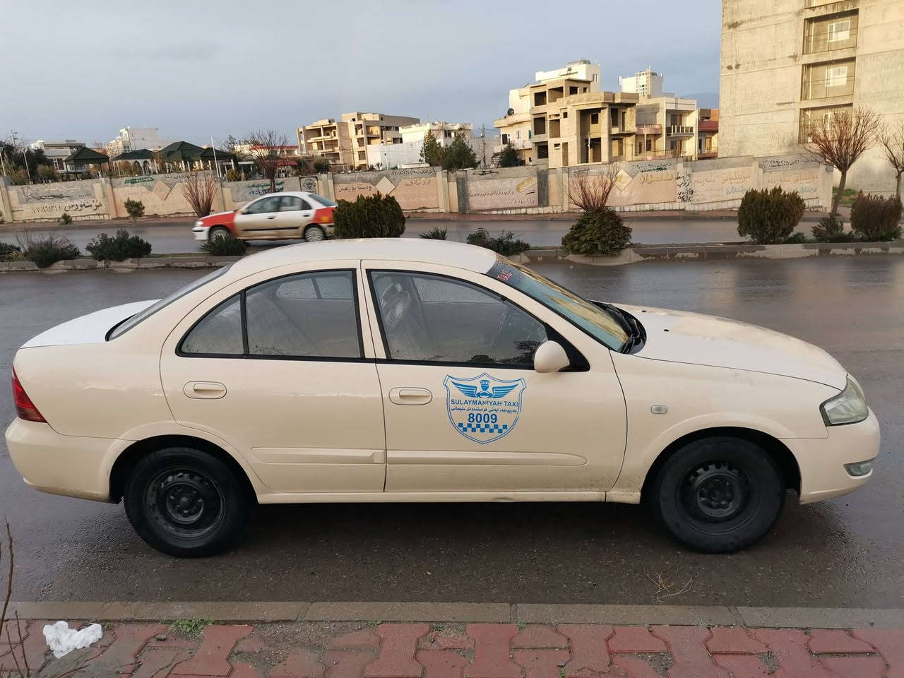 بەناوی خوای گەورەو میهرەبان سەنی کۆری مۆدیل  2012بۆ فرۆشتن گیڕ عادی نیو چەمەلەقی  بۆ یاخە پیشی کەپسە سەنەوی  بەسەر چوە 2گەڵا غرامەی تیدایە گیڕو مەکینەو تەقەو ڕەقەیی بەشەرت چوار تایەو ویلی لۆک لەسەرە سۆنەریم داناوە نرخی 112گەلا گۆڕینەوەش دەکەم بە تەکسی بە دڵم بیت شوین سلیمانی ***********
