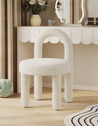 كرسي • ارتفاع ٨٠سم • بهالشكل