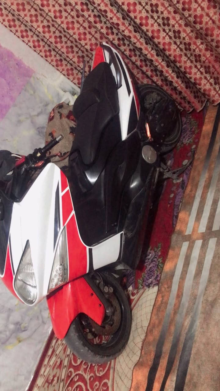 سلام عليكم دراجه تيماكس مكينه مكفوله وكهربايات شغاله كلهيه سكيورتي شغال وهاظه رقمي ***********
