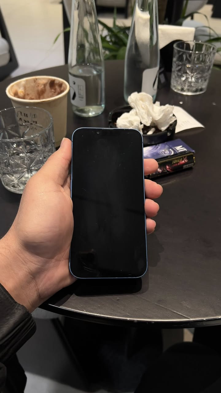 سلام عليكم
ايفون ١٣ عادي للبيع نظيف 

ذاكره ١٢٨ 

بطاريه ١٠٠ 

جهاز نظيف وشغال فقط مبدل بطاريه 
شاشه بلاديه 

دبل خط 🔥🤍
نموذج ZA

السعر 350 وبي مجال 🔥 

مكاني نجف

***********
