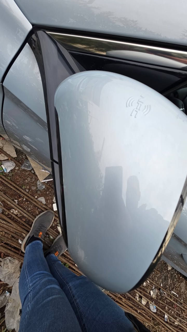 جن L
٤ كامرات 
بانوراما 
حساسات امامي خلفي
ويل ١٧
دخول كارت 
دخول ذكي 
تبريد قطعتين
شاشة دوارة
المدى ٢١٠٠ كيلو 
٩٠ كيلو الشحنة الوحدة
مرقم بغداد 
ماشية اقل ال ١٠٠٠
العنوان بغداد
رقم الهاتف : ***********
