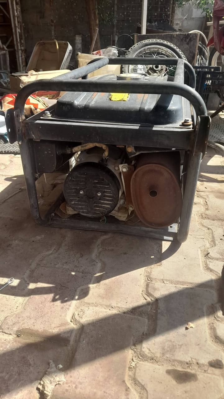 للبيع كنفيره مستعمله قليل جدا نضيفه السعر
150 ومولده 10انبير نوعيه جيده الملف الكبير سلف نضيفه جدا 150كربلا***********
