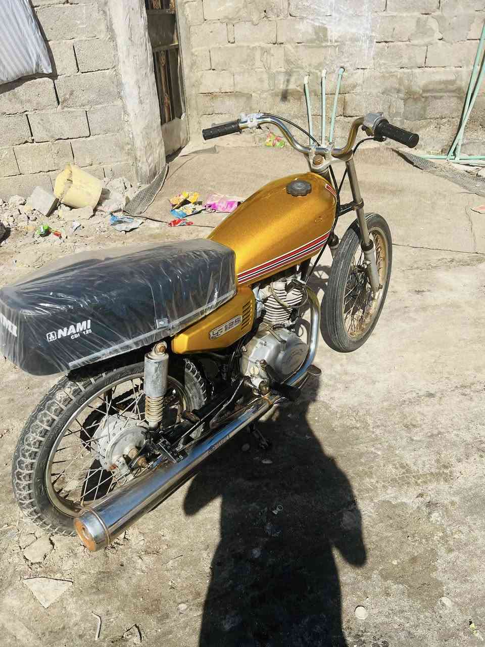 سلام عليكم دراجه ايراني للبيع نضيفه غراض كله جديد كلشي ما ناقصهه مكينه ناعمه رايده 300 ￼وبيها مجال مكاني بصره  5ميل ***********
