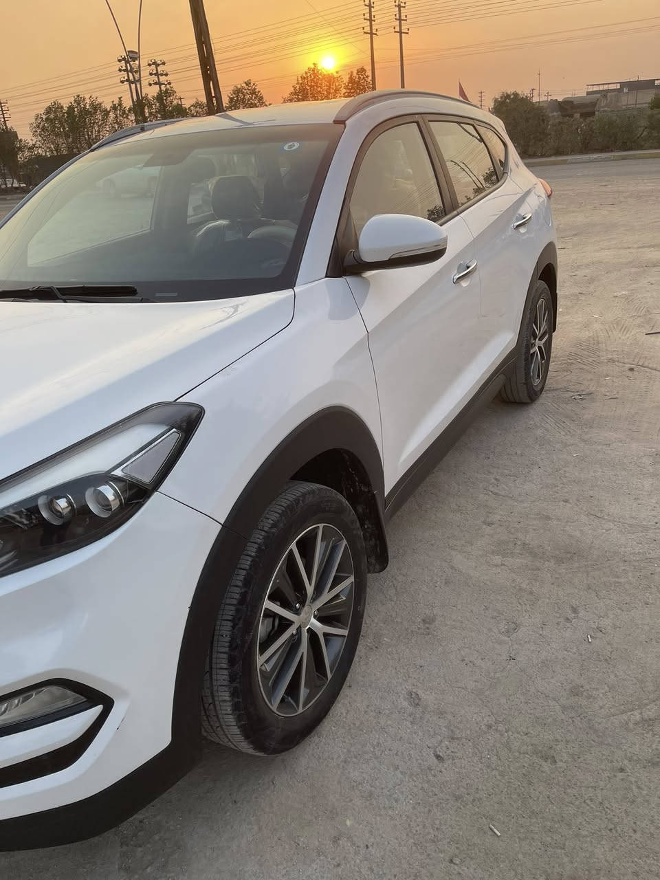 سياره للبيع توكسان خليجي موديل 2017 السياره جاهزه مابيها نقص  سونار موجود بل منشور السياره حلوه حيل وگاعده جاهزه من كلشي رقم بصره بسمي السنويه إلى 2028 السعر 165$ بيها مجال 
***********
