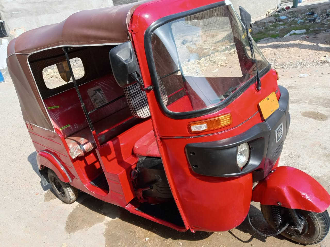 سلام عليكم خون تكتك مودليل 18تعمير جديد كبل لشارع ال مكان الدوره شارع 60 جيب فيتر وتعال اوراق مو رقم سعره ب 4وبيه مجال خوان ال مو شراي لا تعبني ***********
