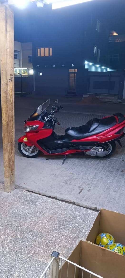 سزوكي 
سكاي ويف ربع بصمة 
المواصفات 
انذار سرقة 
كلوب جنطة 
قارء فلوتية بطارية 
.
 كلشي جاهز بالدراجة 
كهربائيات 
دبلات 
كفرات 
تايرات 
ما مفتوح بيه برغي 
محرك اخرس 
الدراجة مكفولة كفالة عامة 
نواقصهة فقط
 الكشن يحتاج دوشمة 
وكل تفاصيلها يم سيد منتظر الفحام 
السعر مليون و ٥٠٠ الف 
وبيهة مجال قليل
للتواصل
+964 782 327 2311
ابيع لان اشتريت سيارة 
الدراجة بيه اوراق 
من المرور
