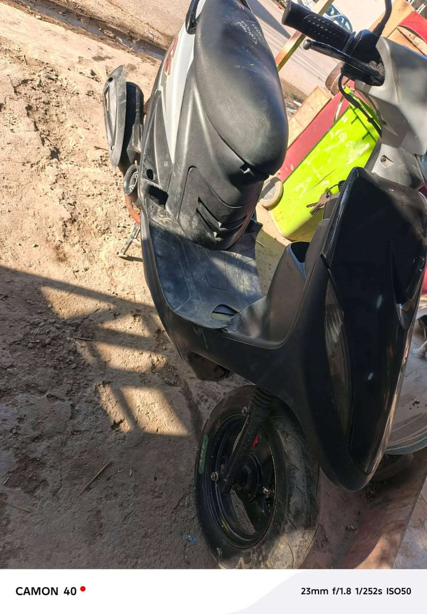 السلام عليكم دراجه ماكس عدله للبيع
كهربايات كله شغاله 
سلف هندر 
اشاير هورن 
لايت عالي ناصي 
كفرات كله بلاد 
مكينه ناعمه كلش حلو ما مفتوحه
السعر 600 وبيه مجال 
الاستفسار ***********
العنوان ديالى بعقوبه تقاطع الوثبه طريق الهويدر
