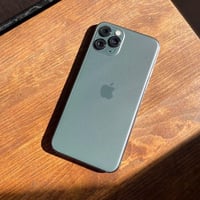 ايفون 11 برو فقط مو ماكس ذاكرة 64 بطارية 100 مبدل شاشة و بطارية اصليات...