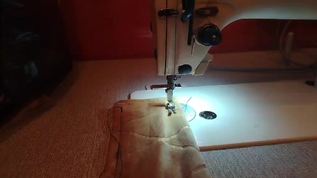 للبيع مكينه خياطه السعر ٢٧٥  ***********
