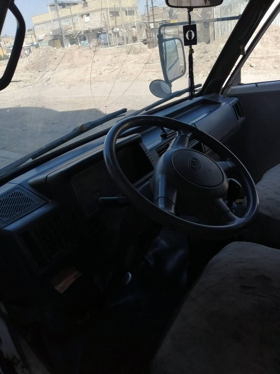 سلام عليكم من رخصه مدير الكروب كيه حمل دبل قماره موديل ٩٦ رقم بغداد مشروع وطني سياره بلادي بسمي تحويل ثاني يوم سعر ٥٧ورقه رقمي *********** مكان بغداد الشعب سياره ابلادي نقوصات سمكره بصيطه  تجي اشوف ابعينك
