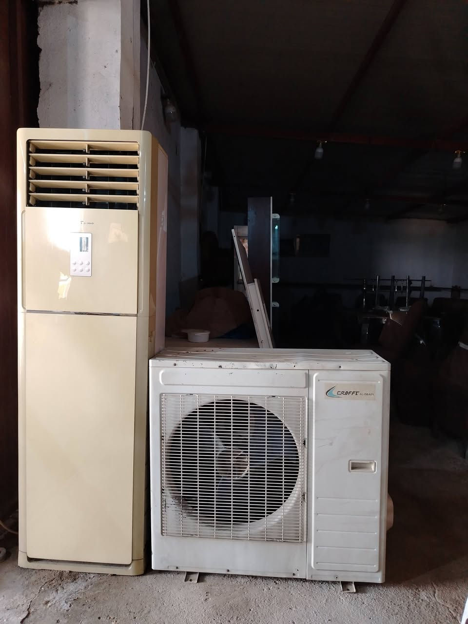 سبلت توست الاصلي 1طن اخو الجديد العدد 3 وعندي،واحد كنتور 2ونص سعار مناسبه التواصل خاص او واتساب ***********
